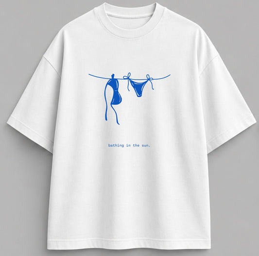T-shirt Bathing in the sun.
